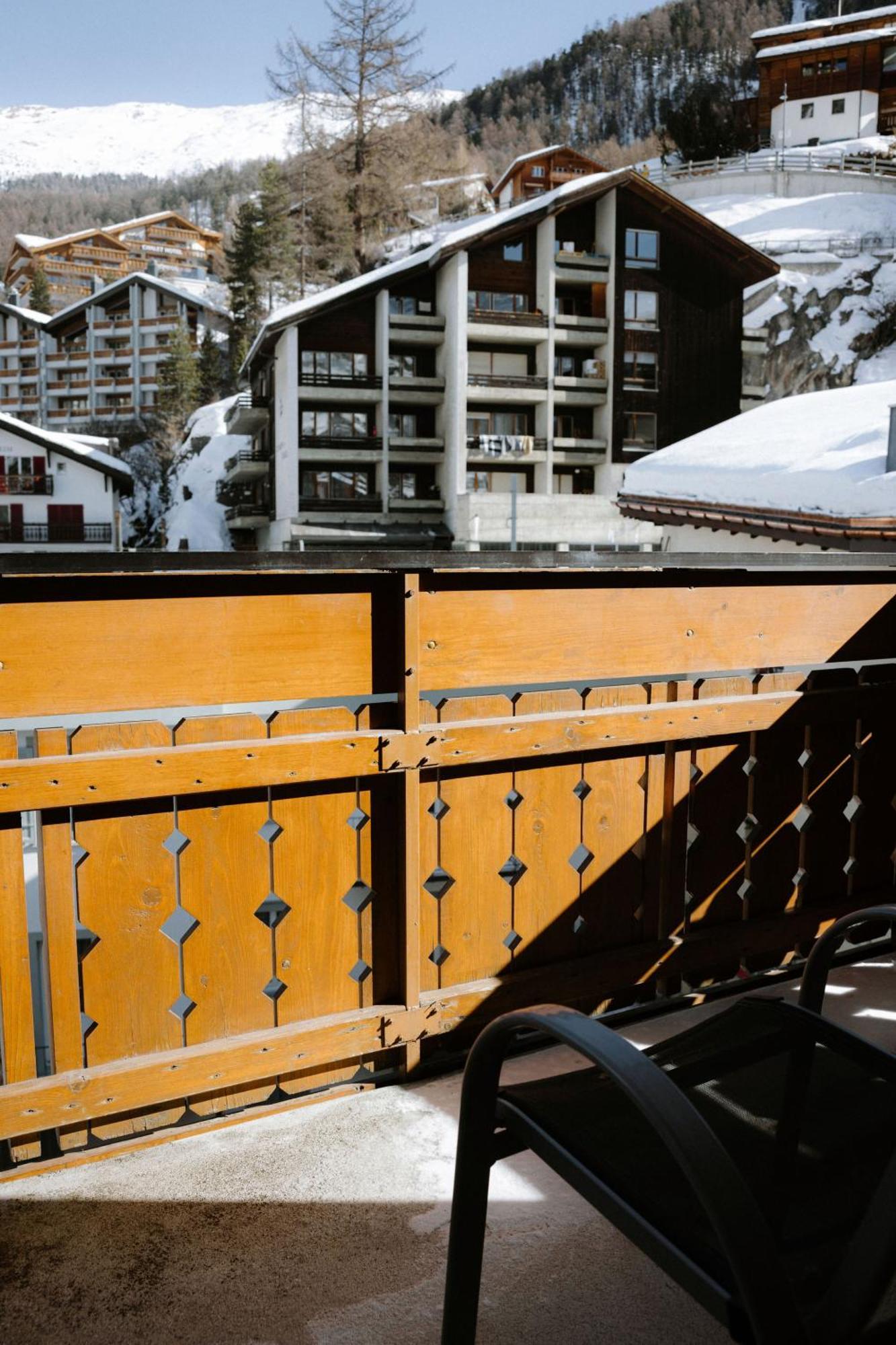 Alpine Hotel Perren Zermatt Exterior foto