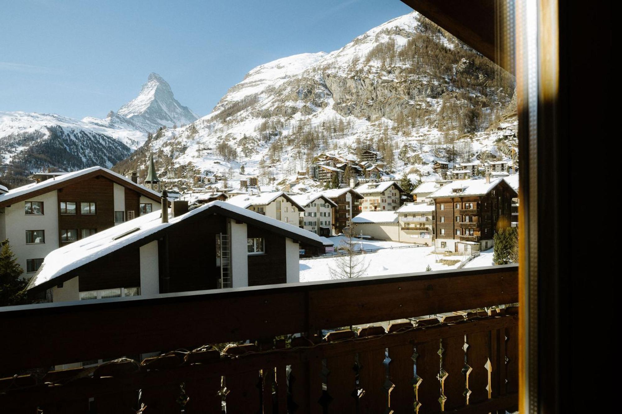 Alpine Hotel Perren Zermatt Exterior foto
